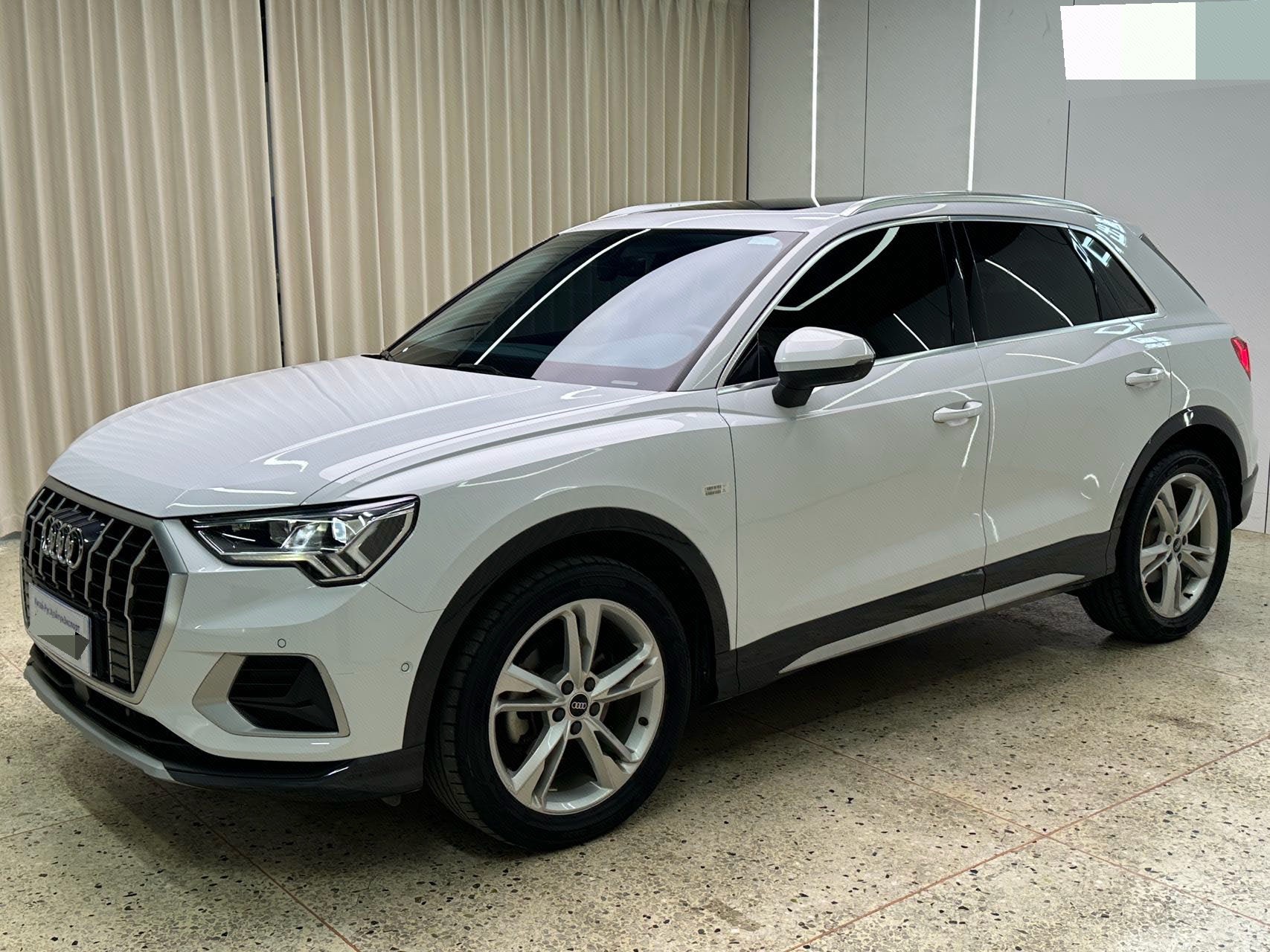 Audi Q3 2022 Audi Q3 2022 car image