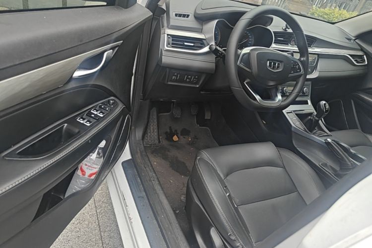 GEELY Emgrand 2019 #16 GEELY Emgrand 2019 car image #16