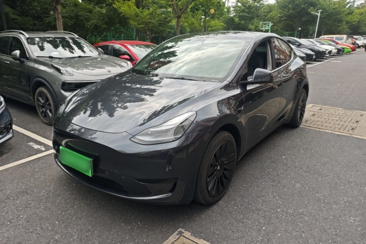 Tesla Model Y 2024 #2 Tesla Model Y 2024 immagine di auto #2