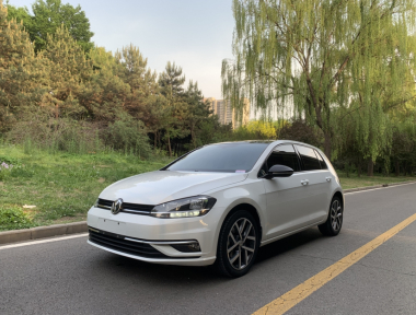 Volkswagen Golf 2018 Volkswagen Golf 2018 car image