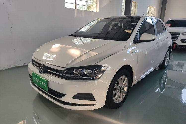Volkswagen Polo 2021 car image #2