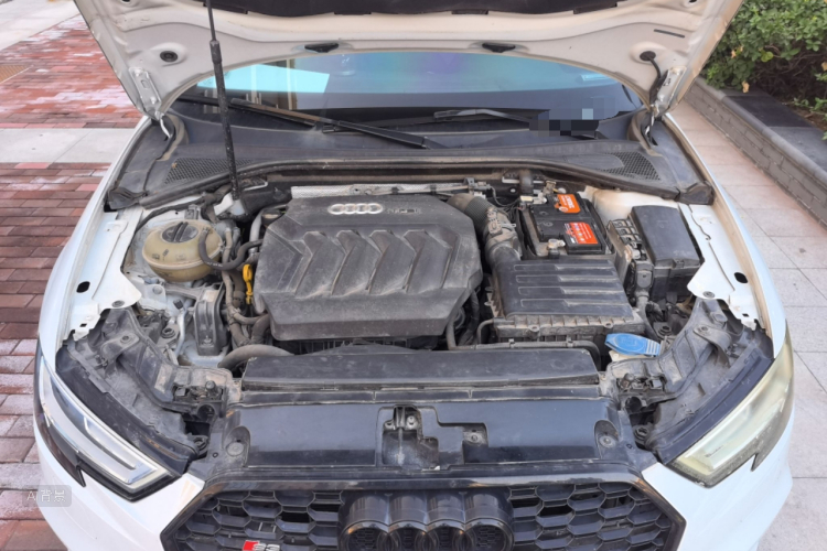 Audi A3 2018 car image #22