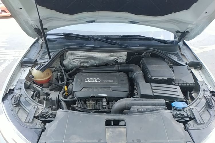 Audi Q3 2016 immagine di auto #20