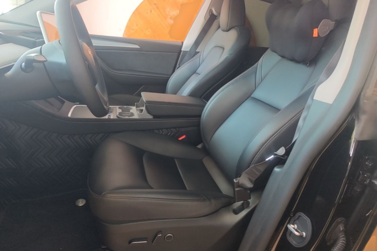 Tesla Model Y 2024 #19 Tesla Model Y 2024 immagine di auto #19