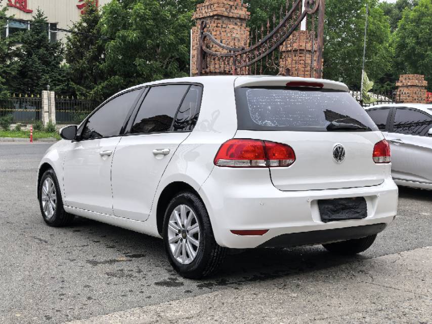 Volkswagen Golf 2013 car image #9