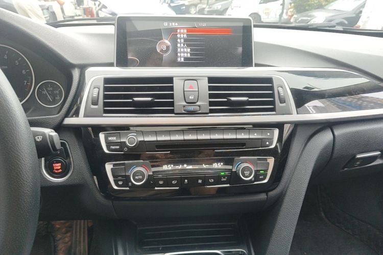 BMW 3 Series 2016 car image #13