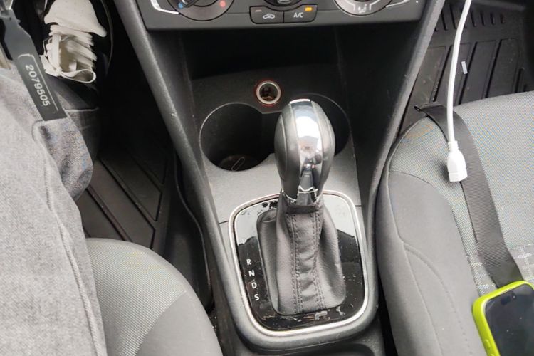 Volkswagen Polo 2016 car image #16