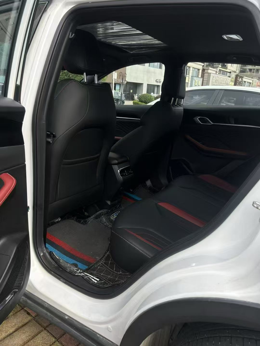GEELY Coolray 2024 image de voiture #3