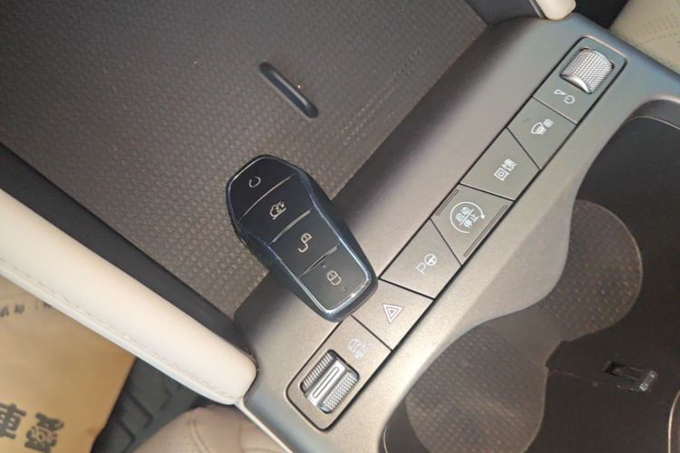 BYD YuanUP 2025 #9 BYD YuanUP 2025 car image #9