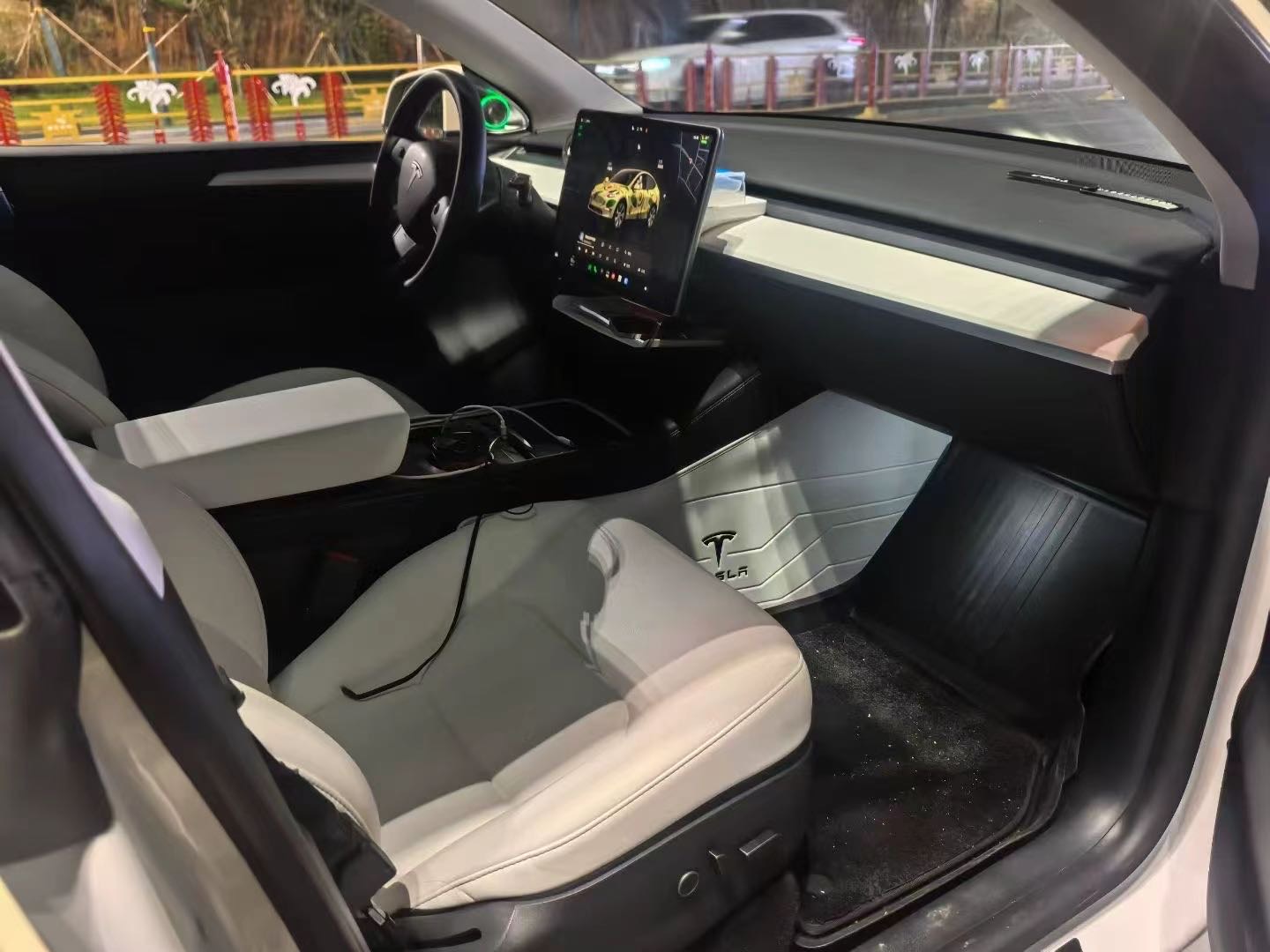 Tesla Model Y 2022 car image #6
