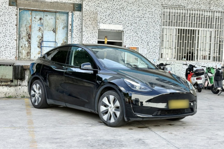 Tesla Model Y 2022 #5 Tesla Model Y 2022 car image #5