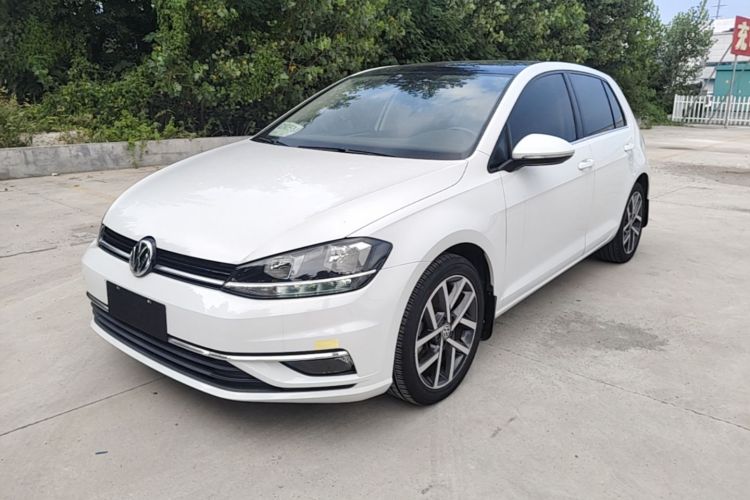 Volkswagen Golf 2020 car image #2