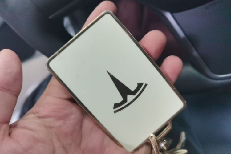 Tesla Model 3 2020 car image #9