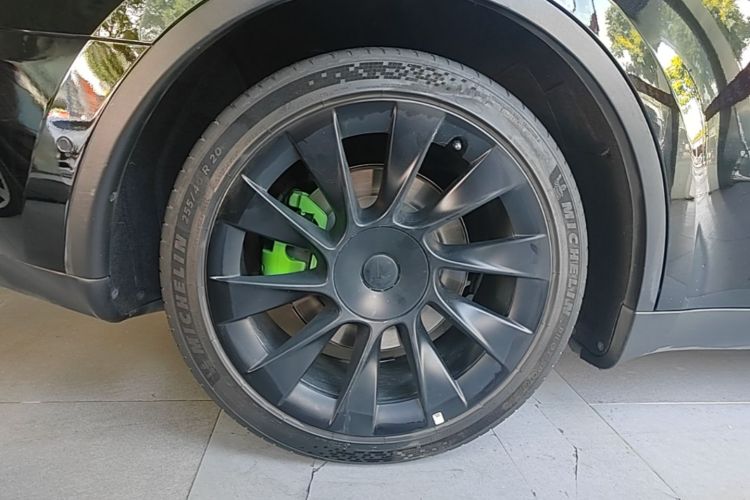 Tesla Model Y 2022 car image #10