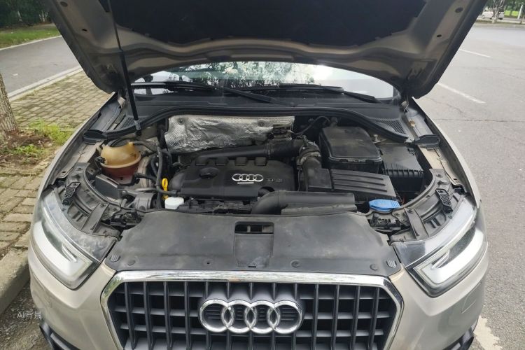 Audi Q3 2016 car image #22