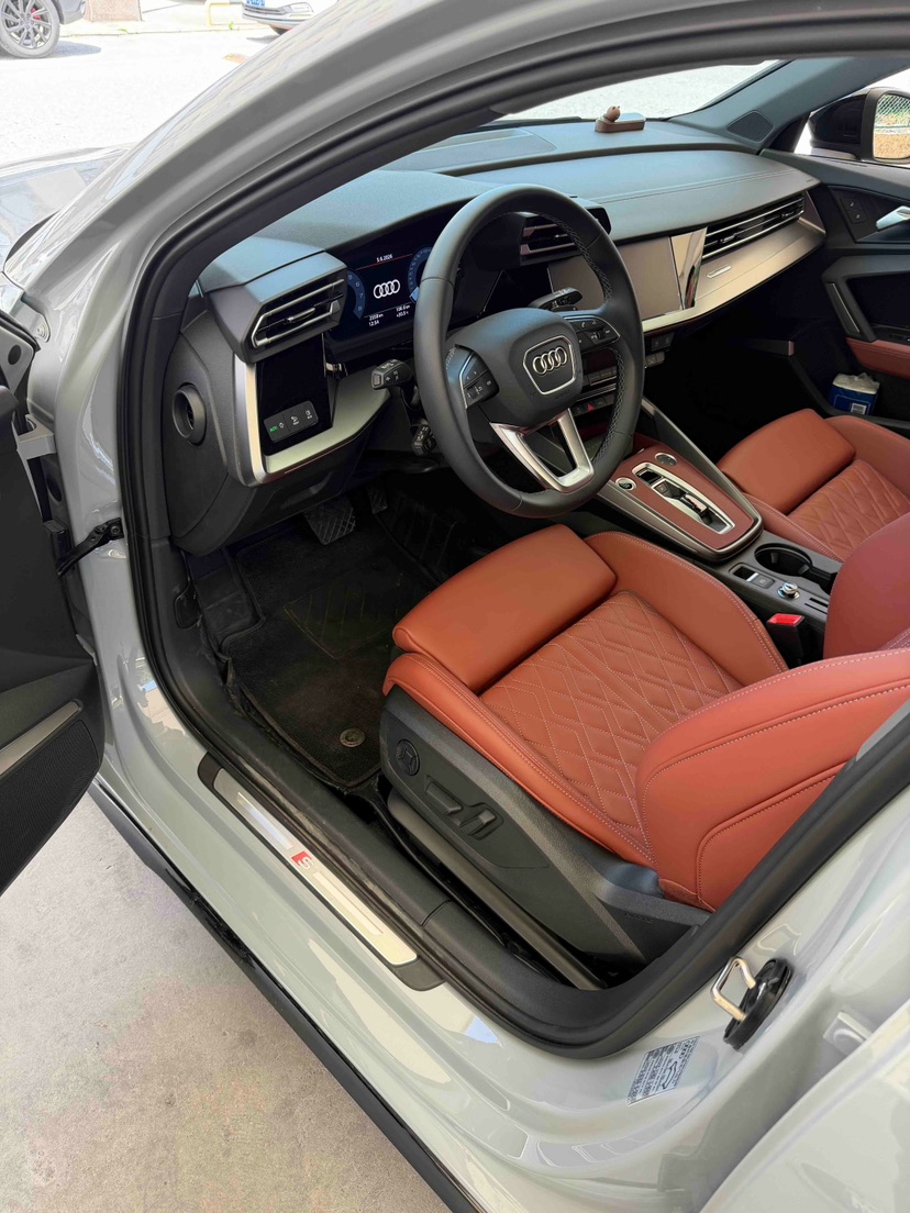 Audi A3 2024 immagine di auto #2