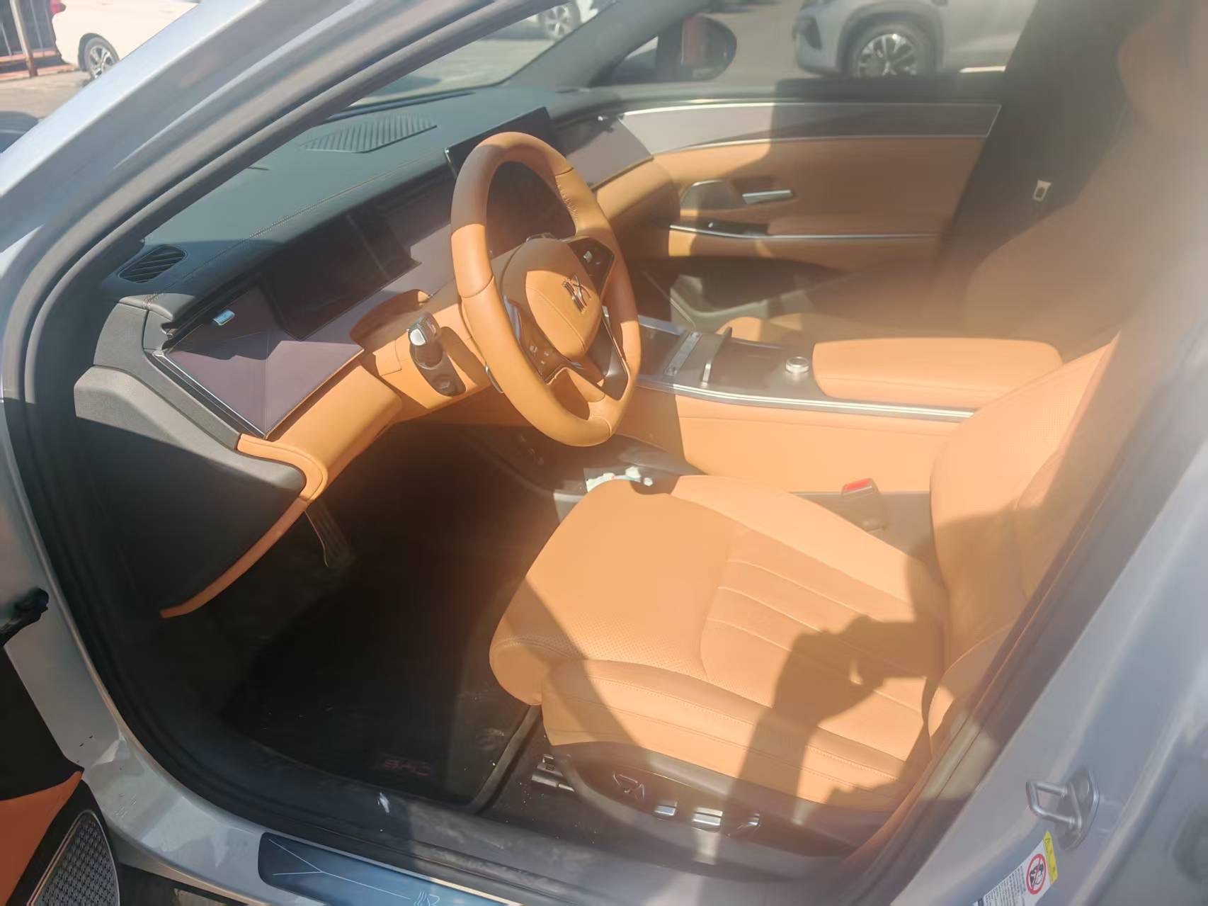 BYD HanL 2025 car image #5