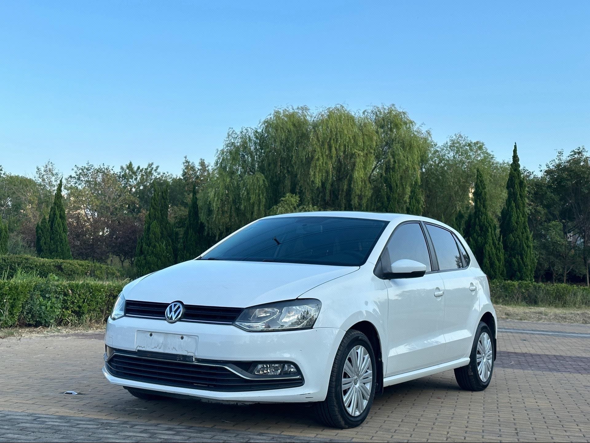 Volkswagen Polo 2017 Volkswagen Polo 2017 car image