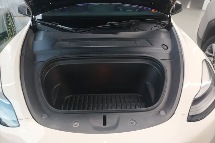 Tesla Model Y 2022 #20 Tesla Model Y 2022 car image #20