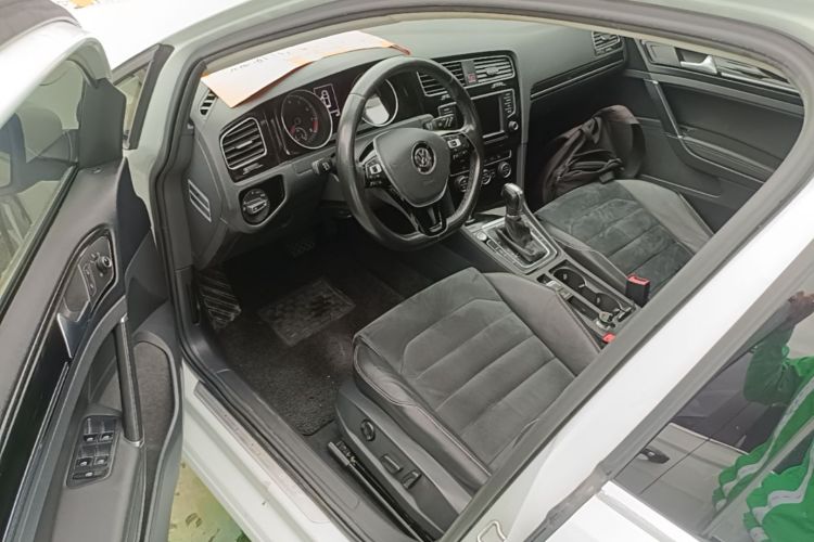 Volkswagen Golf 2016 car image #16
