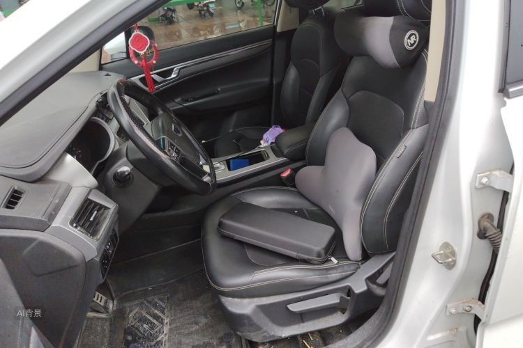GEELY Emgrand GS 2019 car image #17