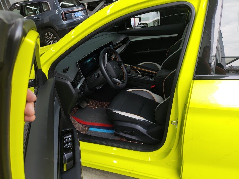 MG 5 Scorpio 2023 car image #3