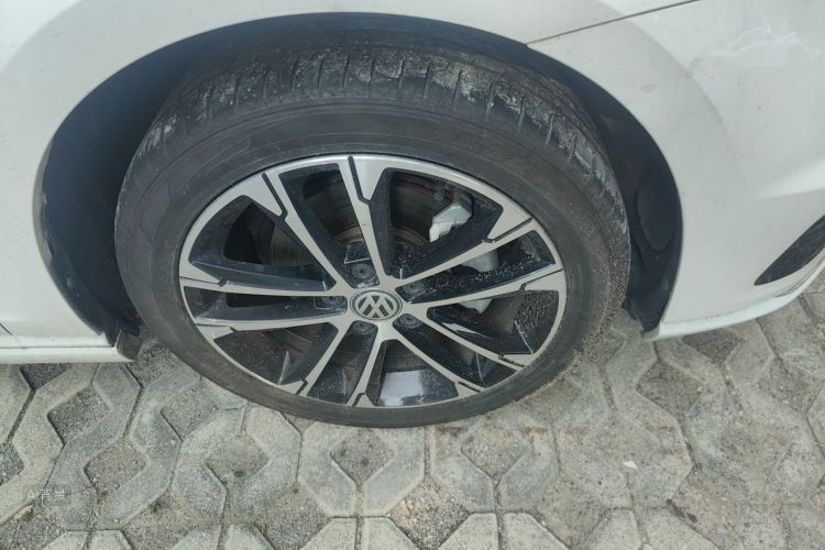 Volkswagen Golf 2017 car image #9
