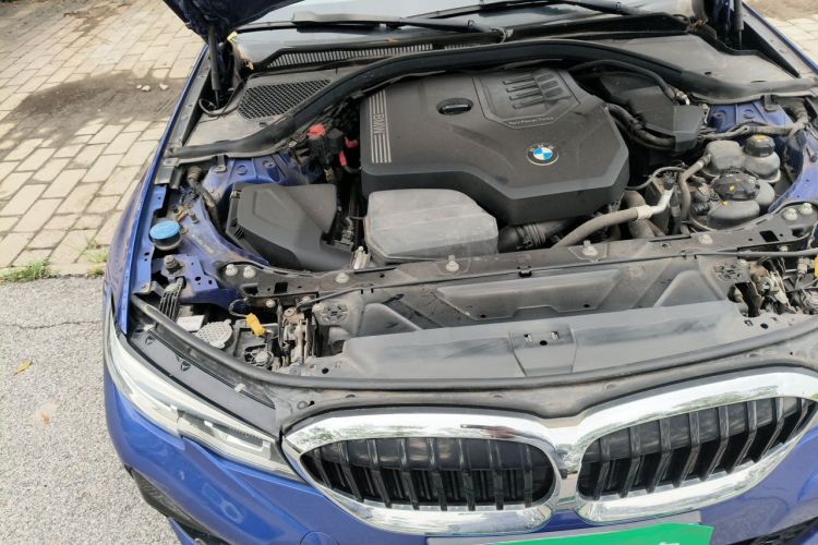 BMW 3 Series 2020 car image #24