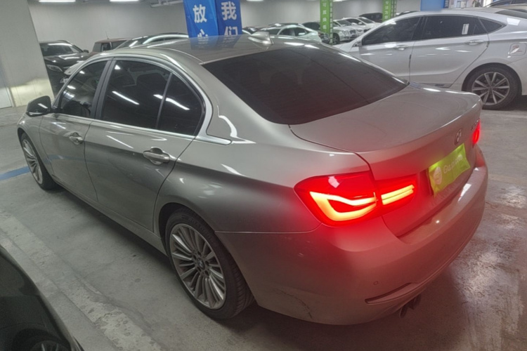 BMW 3 Series 2018 car image #5