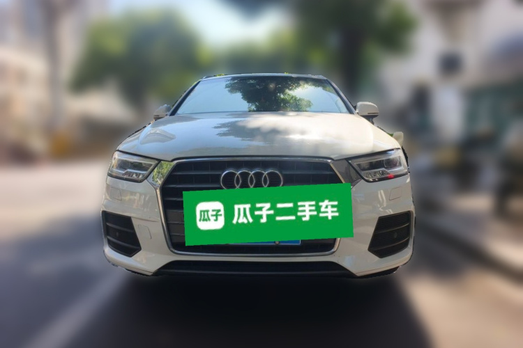 Audi Q3 2018 car image #3