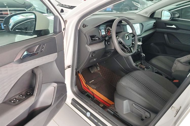 Volkswagen Tharu 2021 car image #16