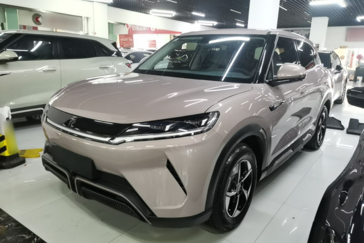BYD YuanUP 2024 #2 BYD YuanUP 2024 car image #2