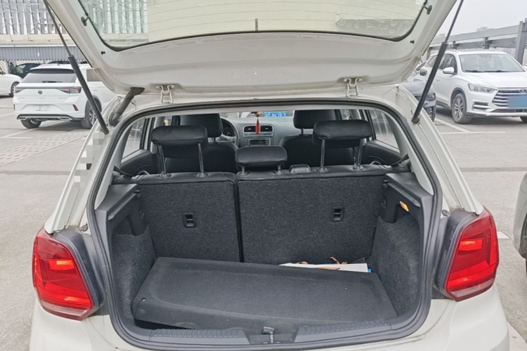Volkswagen Polo 2015 #19 Volkswagen Polo 2015 car image #19