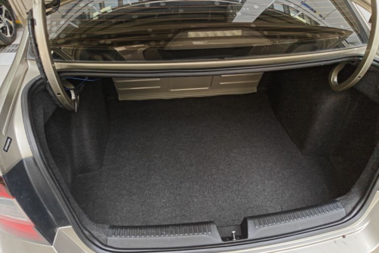 Skoda Rapid 2018 image de voiture #19