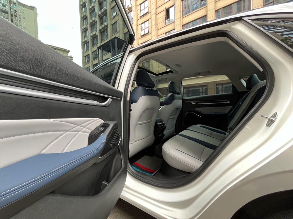 GEELY Emgrand 2021 car image #12