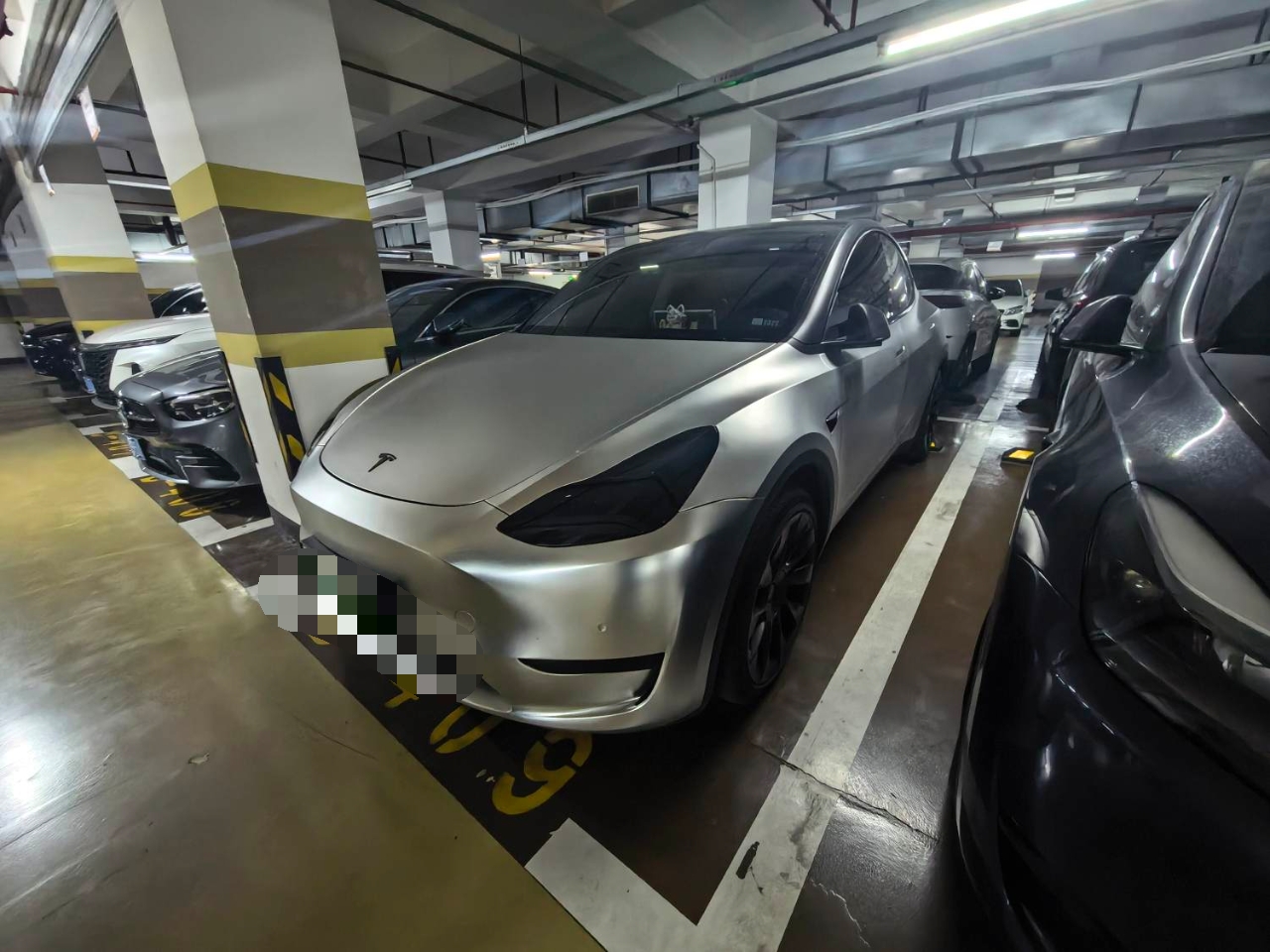 Tesla Model Y 2023 Tesla Model Y 2023 car image