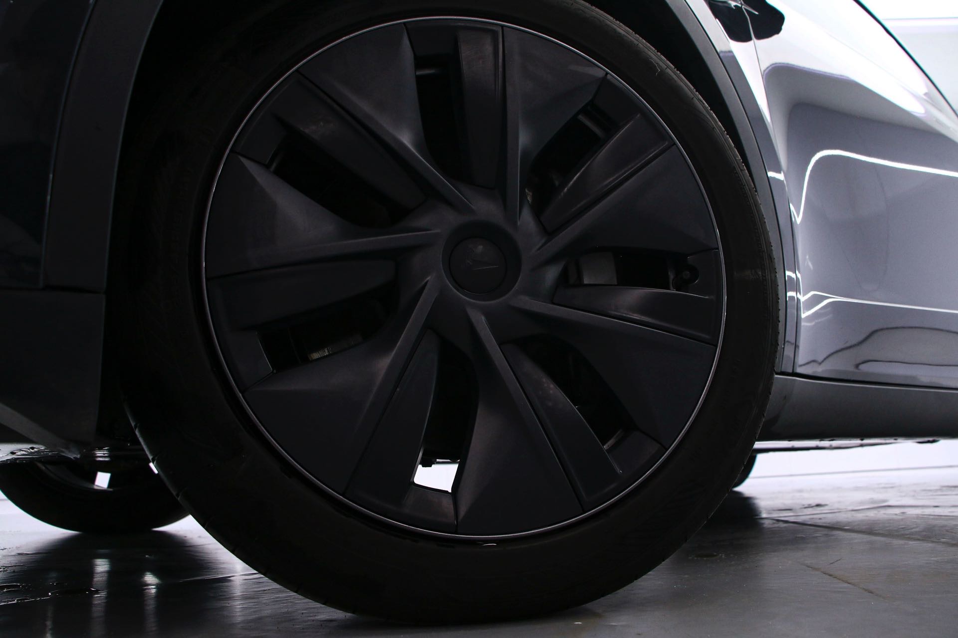 Tesla Model Y 2024 car image #7
