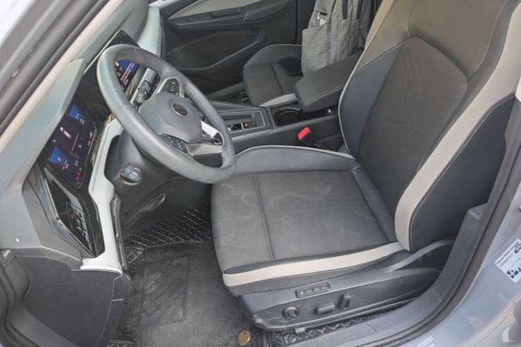 Volkswagen Golf 2023 car image #15