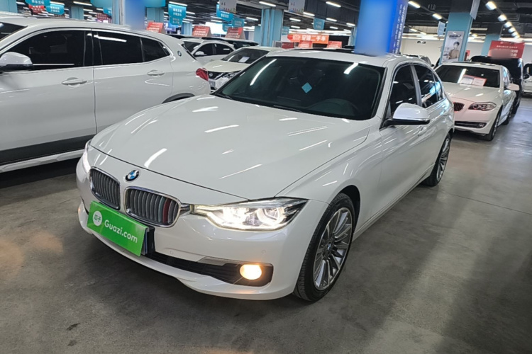BMW 3 Series 2019 #2 BMW 3 Series 2019 car image #2