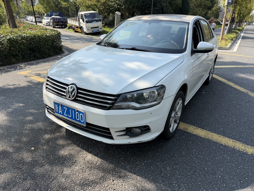 Volkswagen Bora 2014 car image 