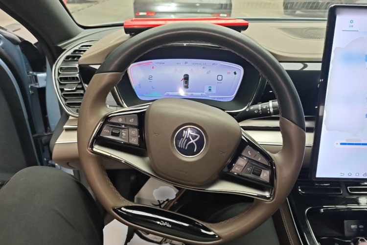 BYD Han 2023 car image #11