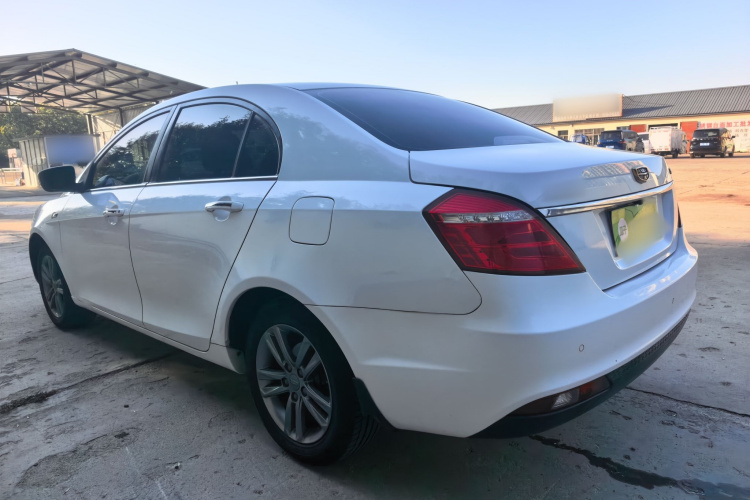 GEELY Emgrand 2016 car image #9