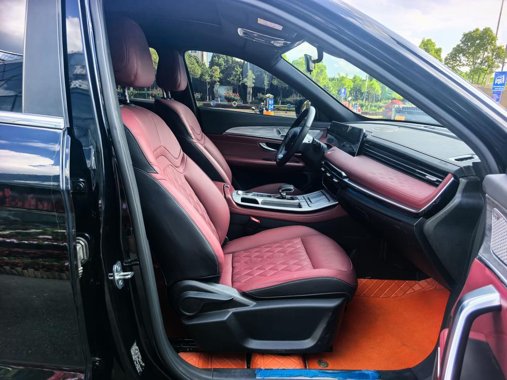 Jetour X70 PLUS 2024 car image #12