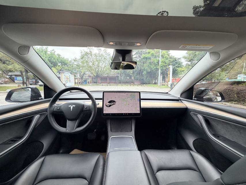 Tesla Model Y 2021 #8 Tesla Model Y 2021 car image #8