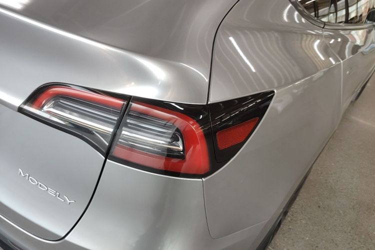 Tesla Model Y 2022 #8 Tesla Model Y 2022 car image #8