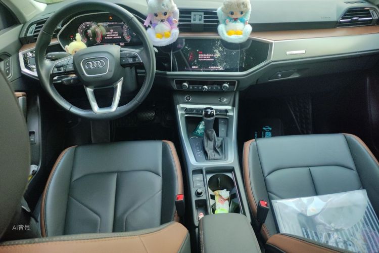 Audi Q3 2022 car image #11