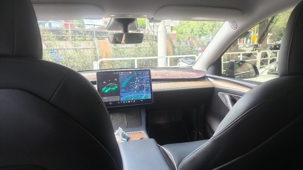 Tesla Model Y 2021 #5 Tesla Model Y 2021 car image #5