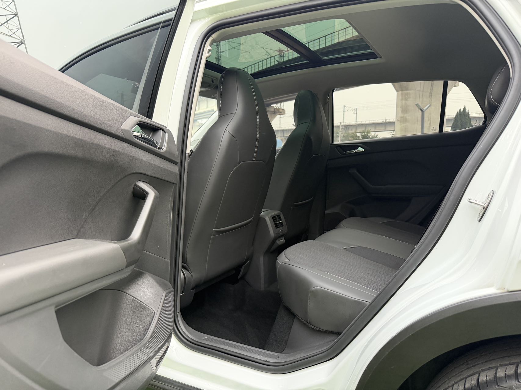 Volkswagen T-Cross 2023 #9 Volkswagen T-Cross 2023 صورة سيارة #9
