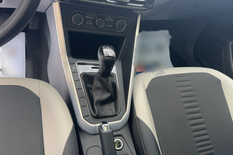 Volkswagen Polo 2021 car image #17