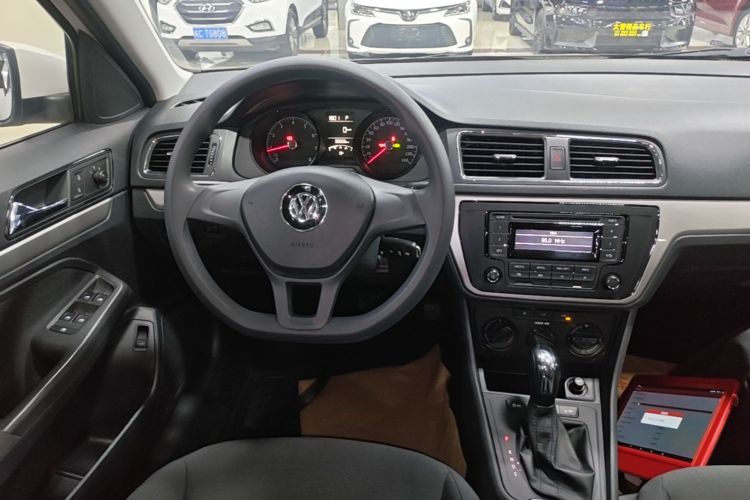 Volkswagen Lavida 2018 car image #13